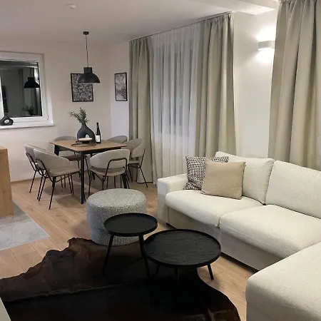 Kellov Dom デマノブスカ・ドリーナ