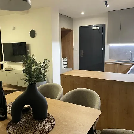 Kellov Dom アパート デマノブスカ・ドリーナ