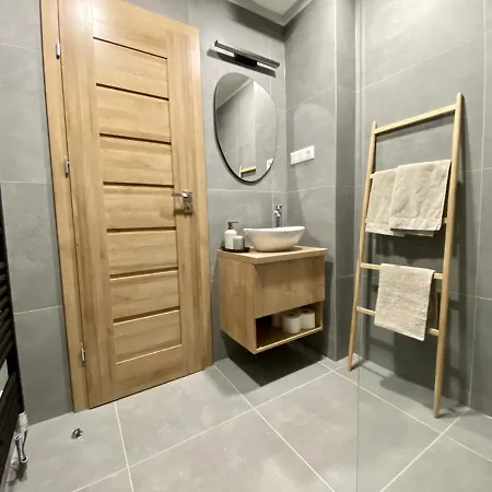 Kellov Dom デマノブスカ・ドリーナ